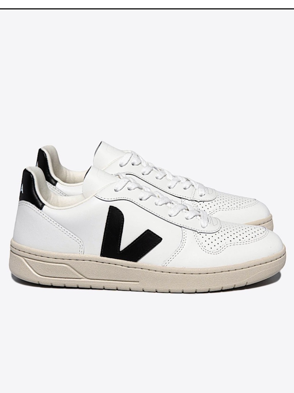 Veja V10 Extra White/Black- size 41 / Mens 8 / Women's 10
